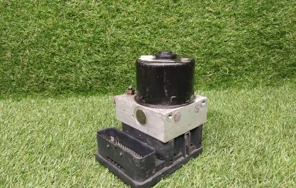 Ford Fiesta ABS Pump 2S612M110CE D351437A0B