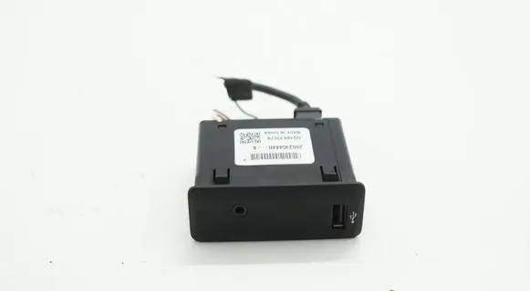 Renault Megane IV USB socket connector 280235444R