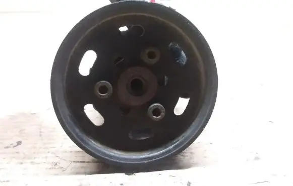 Volkswagen PASSAT B5.5 Power steering pump 8D0145156K