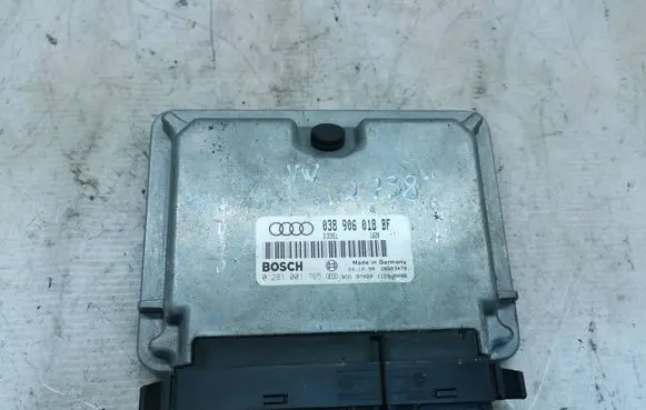 Audi A4 S4 B5 8D Engine control unit/module 038906018BF 28SA3478 0281001765