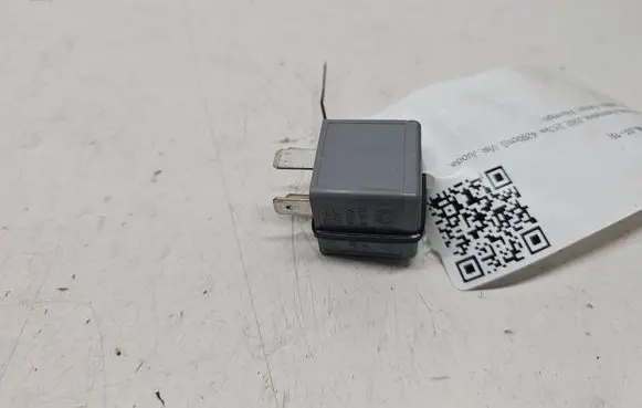 Audi Q7 4L Other relay 4L0880304A
