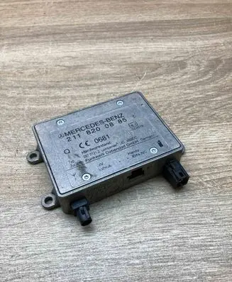 Mercedes-Benz ML W164 Aerial antenna amplifier 2118200885