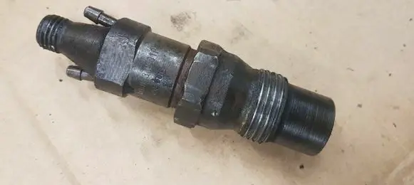Volkswagen Caddy Fuel injector 068130201P
