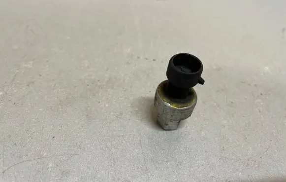 Opel Corsa D Air conditioning (A/C) pressure sensor 