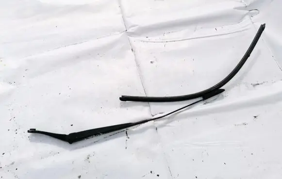 Renault Laguna III Front wiper blade arm 288810001N