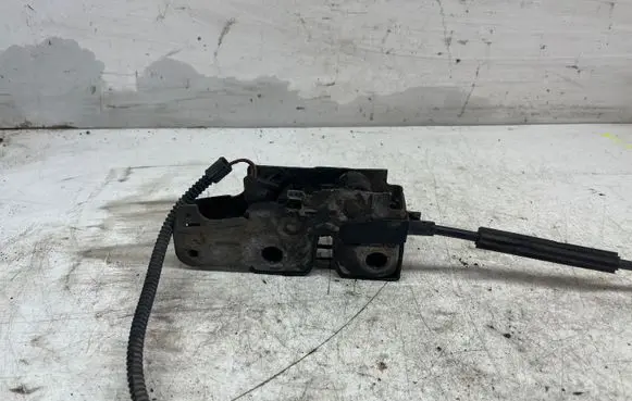 Volkswagen Golf VI Engine bonnet/hood lock/catch 