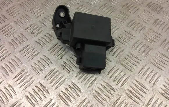 BMW X1 F48 F49 Coolant fan relay 6801512
