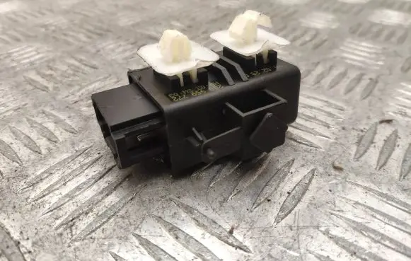 Seat Ibiza V (KJ) Seat heating relay 2Q0959772