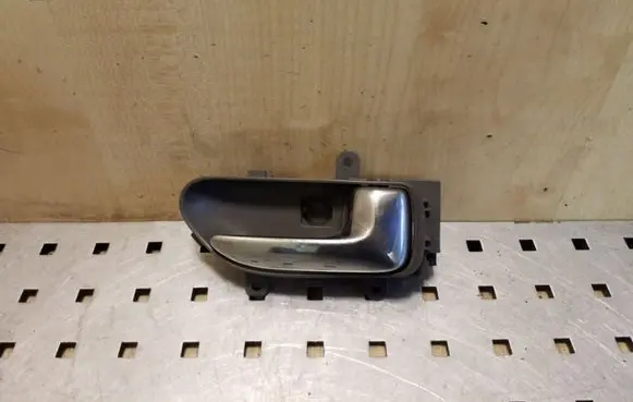 Nissan X-Trail T31 Front door interior handle