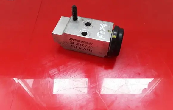 Hyundai i40 Air conditioning (A/C) expansion valve T416230790