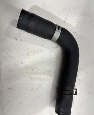 Subaru Outback (BS) Engine coolant pipe/hose