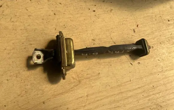 Mitsubishi Space Star Front door check strap stopper