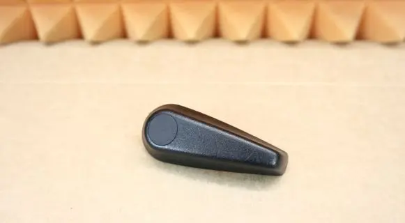 Mercedes-Benz C W204 Seat adjustment knob 2049180034