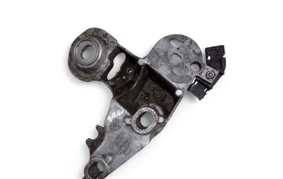 Audi A6 S6 C5 4B Engine mounting bracket 4B0199352