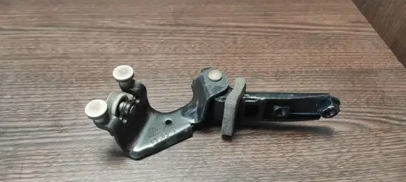 Volkswagen Transporter - Caravelle T5 Sliding door upper roller guide/hinge 7H0843336D