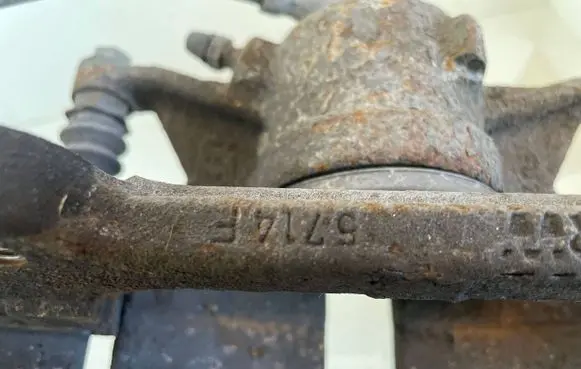 Audi Q2 - Front brake caliper 6798F X610