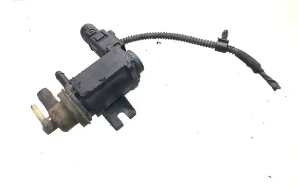 Volkswagen Touran II Turbo solenoid valve 1K0906627B