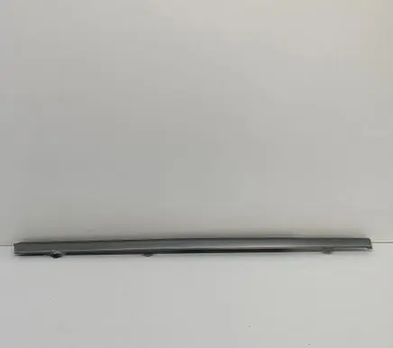 Dashboard glove box trim