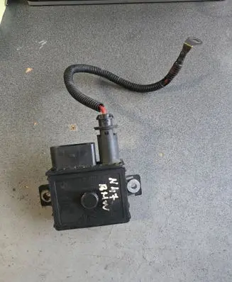 BMW 3 E90 E91 Glow plug pre-heat relay 7798000