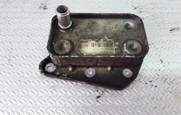 Mercedes-Benz Vito Viano W638 Oil filter mounting bracket A6111880301