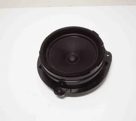 Volkswagen Jetta VI Rear door speaker 8V4035411B