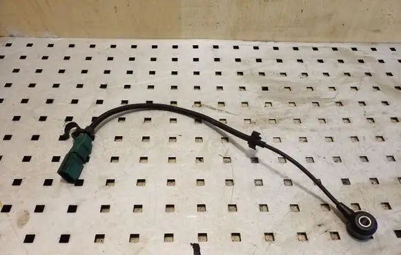 Audi TT TTS Mk2 Detonation knock sensor 06E905377A