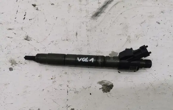 Volvo V60 Fuel injector 31272690