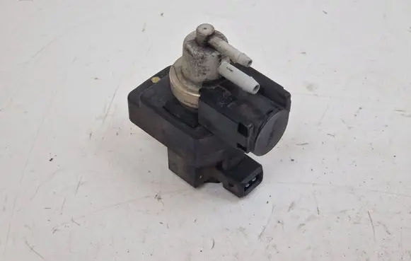 Hyundai i40 Turbo solenoid valve 394502A600