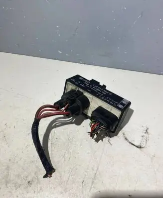 Volkswagen Golf IV Coolant fan relay 1J0919506G 898886000