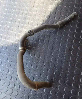 Volkswagen PASSAT B8 Engine coolant pipe/hose