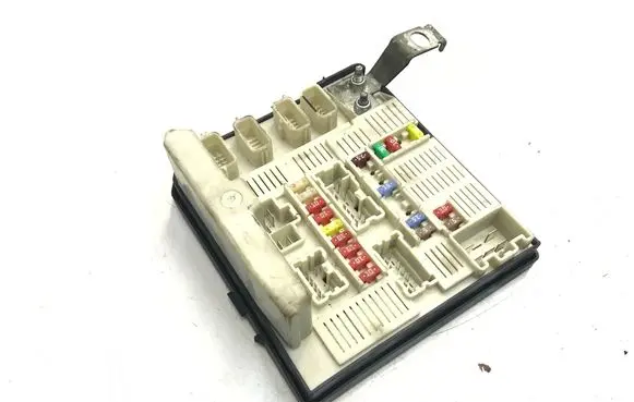 Renault Scenic II - Grand scenic II Fuse module 8200431866 K2574