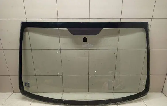 Dodge Caliber Front windscreen/windshield window 