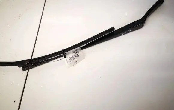 Skoda Octavia Mk2 (1Z) Front wiper blade arm 1z1955409