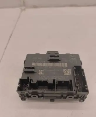 Volkswagen Tiguan Door control unit/module 5Q0959593F