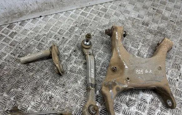 Rear upper control arm/wishbone