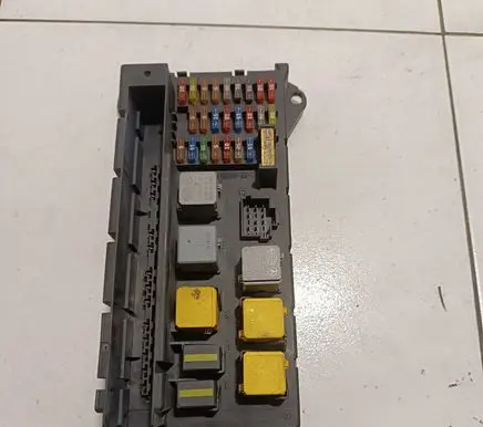 Mercedes-Benz Sprinter W906 Fuse module A9065454301 5B0UJ0107 ZGS0030001
