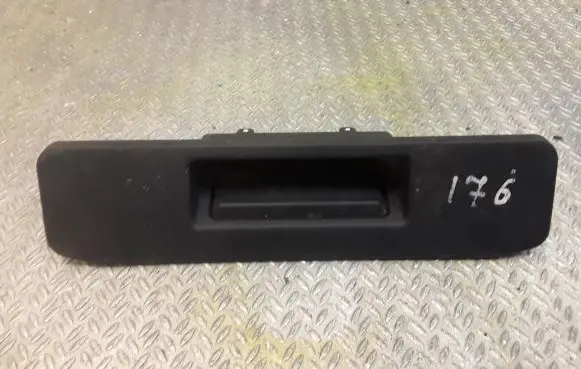 Mercedes-Benz A W176 Tailgate/boot open switch button 1667500493 A1667500493