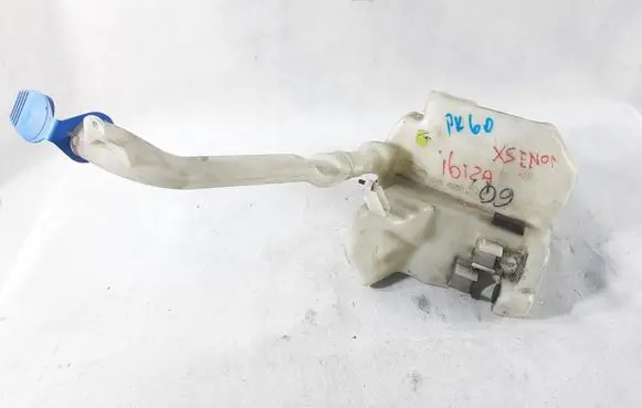 Volkswagen Polo IV 9N3 Windshield washer fluid reservoir/tank 6Q0955453S