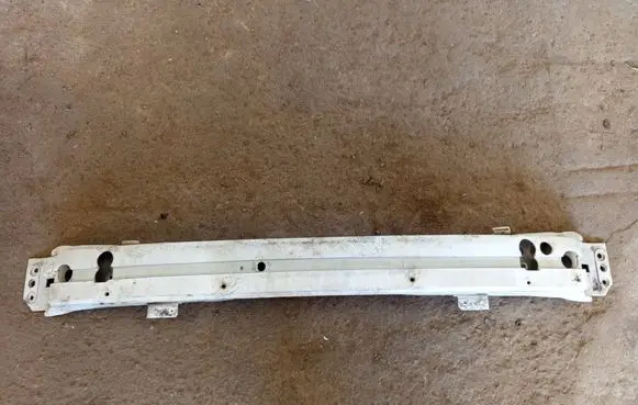 Volvo V70 Front bumper cross member 08652097