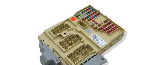 Hyundai Kona II Fuse module 91960DF111