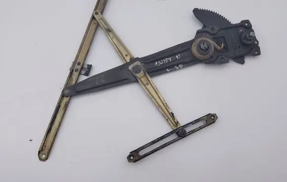 Suzuki Swift Cultus Front door manual window regulator