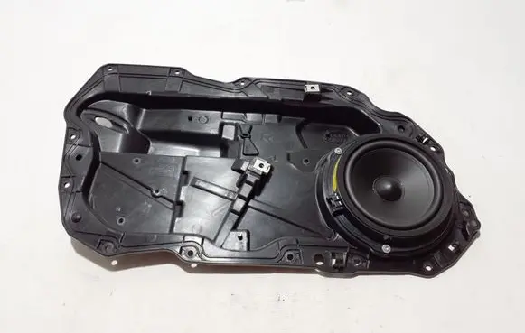 Rear door manual window regulator
