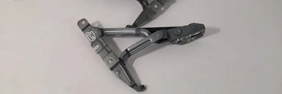 Audi A6 S6 C5 4B Tailgate/trunk/boot hinge 4B5827301