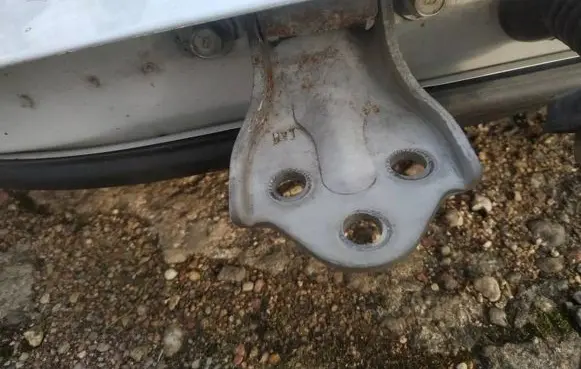 Front door upper hinge