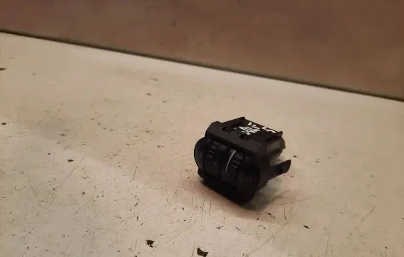 Volkswagen Golf V Headlight level height control switch 1K0941333