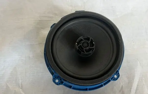 Hyundai Santa Fe Rear door speaker 98340 S1100