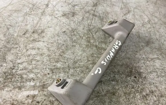 Mitsubishi Grandis Rear interior roof grab handle