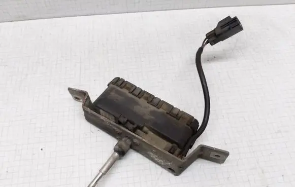 Volvo S60 Headlight wiper motor 8620960