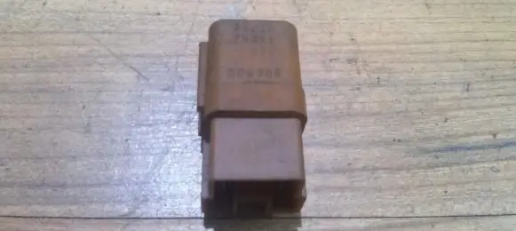 Nissan Primera Other relay 79964 25230