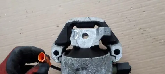 Audi A6 S6 C7 4G Engine mount bracket